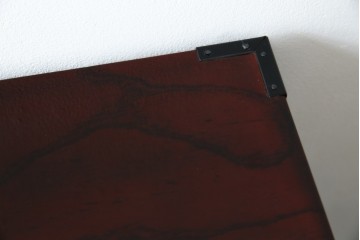 中古　美品　仙台民芸箪笥　力強い杢目と立派な金具が目を引く片開き小引き出し　(R-085224)