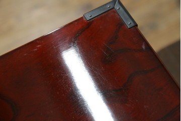 中古　美品　仙台民芸箪笥　力強い杢目と立派な金具が目を引く片開き小引き出し　(R-085224)