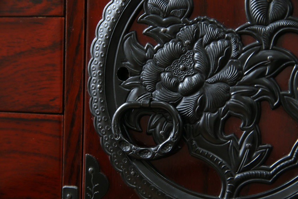 中古　美品　仙台民芸箪笥　力強い杢目と立派な金具が目を引く片開き小引き出し　(R-085224)