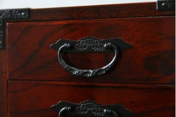 中古　美品　仙台民芸箪笥　力強い杢目と立派な金具が目を引く片開き小引き出し　(R-085224)