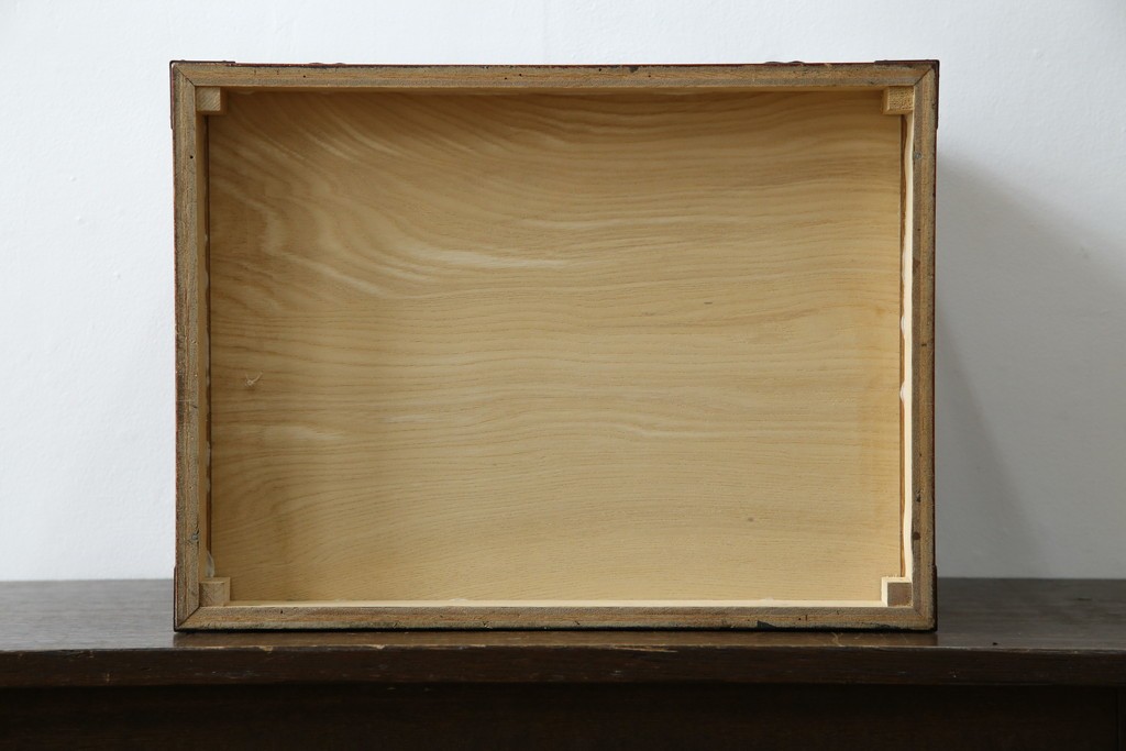 中古　美品　仙台民芸箪笥　力強い杢目と立派な金具が目を引く片開き小引き出し　(R-085224)