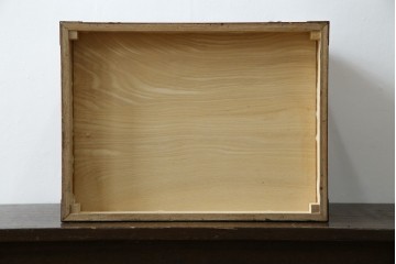 中古　美品　仙台民芸箪笥　力強い杢目と立派な金具が目を引く片開き小引き出し　(R-085224)