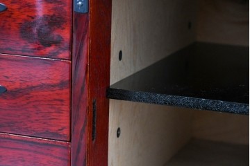 中古　美品　仙台民芸箪笥　力強い杢目と立派な金具が目を引く仙台小箪笥　(R-085224)