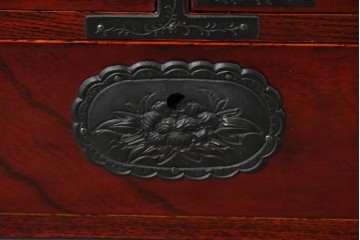 中古　美品　仙台民芸箪笥　力強い杢目と立派な金具が目を引く仙台小箪笥　(R-085224)