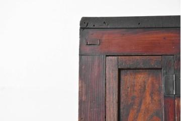 和製アンティーク　デザインとバランスが良いね! 端正な造りと角手金具が魅力の三分割階段箪笥　(R-085227)