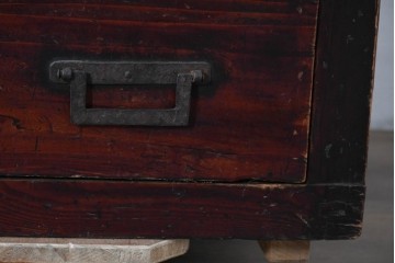 和製アンティーク　デザインとバランスが良いね! 端正な造りと角手金具が魅力の三分割階段箪笥　(R-085227)