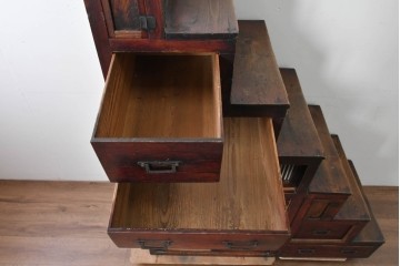 和製アンティーク　デザインとバランスが良いね! 端正な造りと角手金具が魅力の三分割階段箪笥　(R-085227)