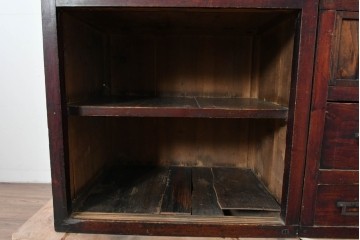 和製アンティーク　デザインとバランスが良いね! 端正な造りと角手金具が魅力の三分割階段箪笥　(R-085227)