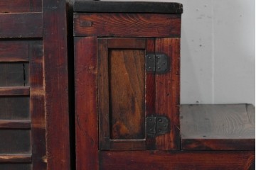 和製アンティーク　デザインとバランスが良いね! 端正な造りと角手金具が魅力の三分割階段箪笥　(R-085227)