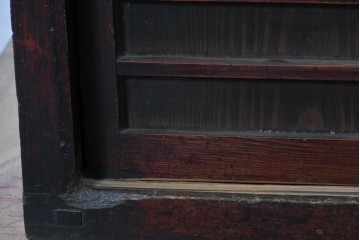 和製アンティーク　デザインとバランスが良いね! 端正な造りと角手金具が魅力の三分割階段箪笥　(R-085227)