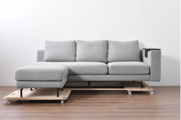 中古　美品　2024年10月購入　エスティック フォルマックス(formax)　サンフェレ(SANFELE)　SFE-35N-BK　便利なトレー付きの3P片肘ソファ(左)とオットマンのセット　定価(セット合計)約51万円　(R-085229)