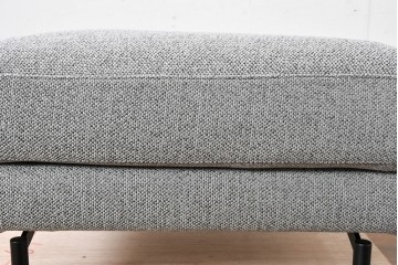 中古　美品　2024年10月購入　エスティック フォルマックス(formax)　サンフェレ(SANFELE)　SFE-35N-BK　便利なトレー付きの3P片肘ソファ(左)とオットマンのセット　定価(セット合計)約51万円　(R-085229)