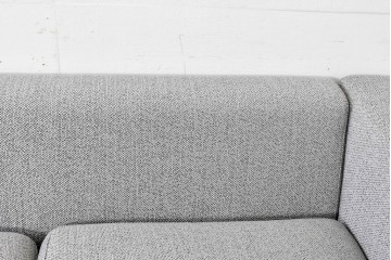 中古　美品　2024年10月購入　エスティック フォルマックス(formax)　サンフェレ(SANFELE)　SFE-35N-BK　便利なトレー付きの3P片肘ソファ(左)とオットマンのセット　定価(セット合計)約51万円　(R-085229)