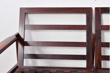 デンマークヴィンテージ　イルム・ヴィッケルソ(ILLUM WIKKELSO)　希少なローズウッド材を使用した本革シートの2人掛けソファ　(R-085230)