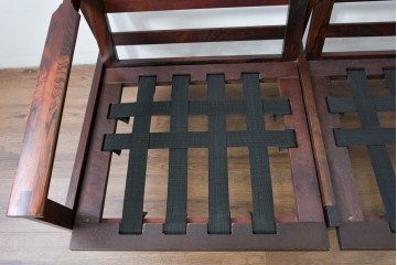 デンマークヴィンテージ　イルム・ヴィッケルソ(ILLUM WIKKELSO)　希少なローズウッド材を使用した本革シートの2人掛けソファ　(R-085230)