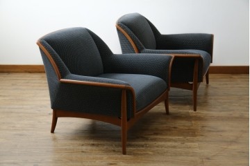 中古　美品　モリシゲ(MORISHIGE)　レジェ　手触りのよい張り地と優美な木製フレームが高級感を醸し出す一人掛けソファ2脚セット　定価(2脚合計)約32万円　(R-085231)