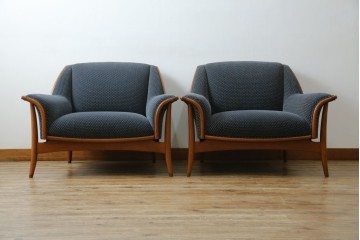 中古　美品　モリシゲ(MORISHIGE)　レジェ　手触りのよい張り地と優美な木製フレームが高級感を醸し出す一人掛けソファ2脚セット　定価(2脚合計)約32万円　(R-085231)