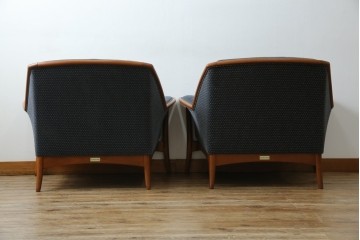 中古　美品　モリシゲ(MORISHIGE)　レジェ　手触りのよい張り地と優美な木製フレームが高級感を醸し出す一人掛けソファ2脚セット　定価(2脚合計)約32万円　(R-085231)