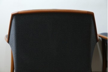 中古　美品　モリシゲ(MORISHIGE)　レジェ　手触りのよい張り地と優美な木製フレームが高級感を醸し出す一人掛けソファ2脚セット　定価(2脚合計)約32万円　(R-085231)