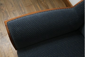 中古　美品　モリシゲ(MORISHIGE)　レジェ　手触りのよい張り地と優美な木製フレームが高級感を醸し出す一人掛けソファ2脚セット　定価(2脚合計)約32万円　(R-085231)