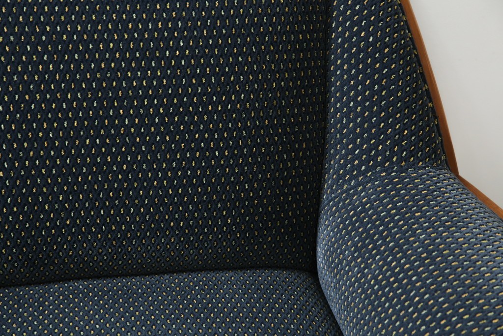 中古　美品　モリシゲ(MORISHIGE)　レジェ　手触りのよい張り地と優美な木製フレームが高級感を醸し出す一人掛けソファ2脚セット　定価(2脚合計)約32万円　(R-085231)