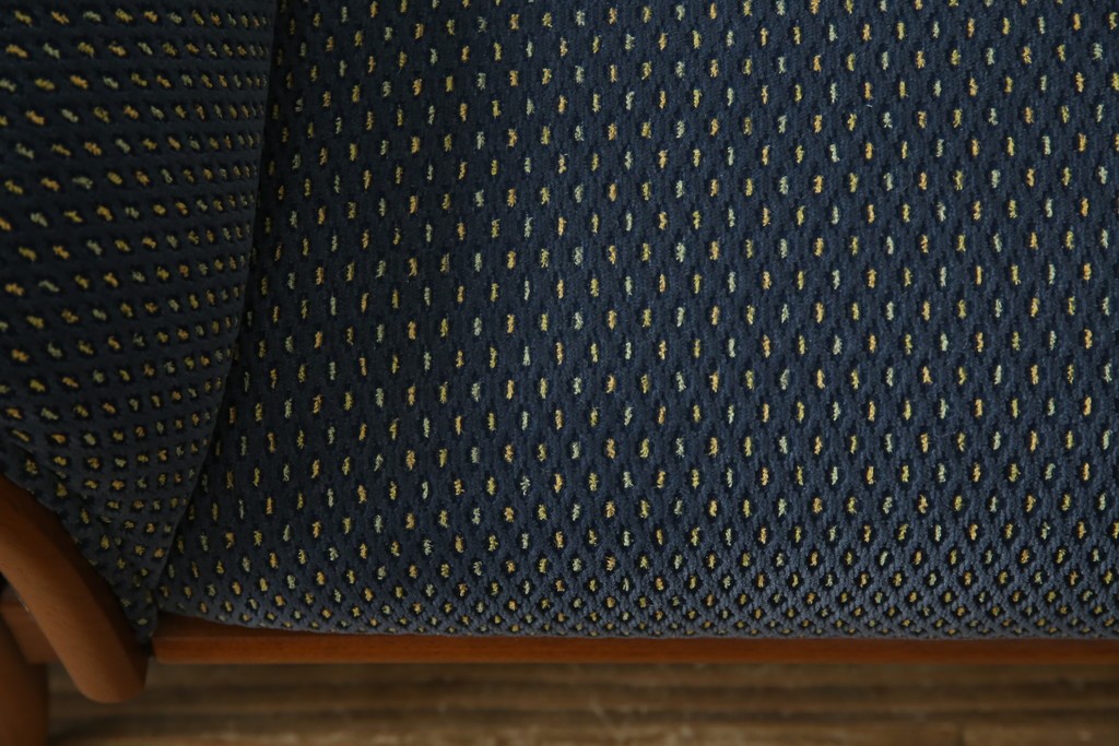 中古　美品　モリシゲ(MORISHIGE)　レジェ　手触りのよい張り地と優美な木製フレームが高級感を醸し出す一人掛けソファ2脚セット　定価(2脚合計)約32万円　(R-085231)