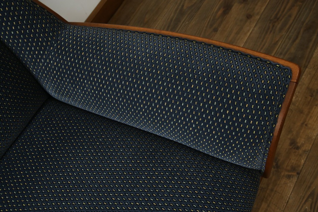 中古　美品　モリシゲ(MORISHIGE)　レジェ　手触りのよい張り地と優美な木製フレームが高級感を醸し出す一人掛けソファ2脚セット　定価(2脚合計)約32万円　(R-085231)