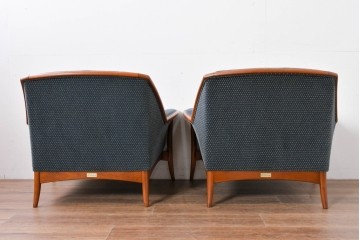 中古　美品　モリシゲ(MORISHIGE)　レジェ　手触りのよい張り地と優美な木製フレームが高級感を醸し出す一人掛けソファ2脚　セット定価約32万円相当　(R-085231)