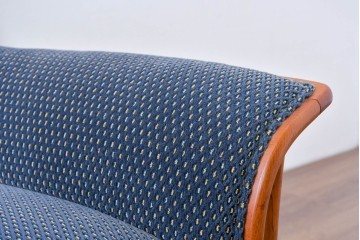 中古　美品　モリシゲ(MORISHIGE)　レジェ　手触りのよい張り地と優美な木製フレームが高級感を醸し出す一人掛けソファ2脚　セット定価約32万円相当　(R-085231)