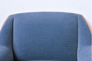 中古　美品　モリシゲ(MORISHIGE)　レジェ　手触りのよい張り地と優美な木製フレームが高級感を醸し出す一人掛けソファ2脚　セット定価約32万円相当　(R-085231)