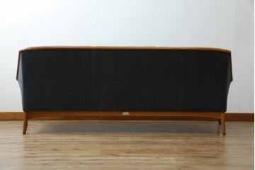 中古　美品　モリシゲ(MORISHIGE)　レジェ　手触りのよい張り地と優美な木製フレームが高級感を醸し出す三人掛けソファ　定価約30万円　(R-085232)