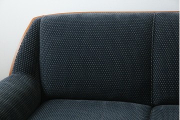 中古　美品　モリシゲ(MORISHIGE)　レジェ　手触りのよい張り地と優美な木製フレームが高級感を醸し出す三人掛けソファ　定価約30万円　(R-085232)