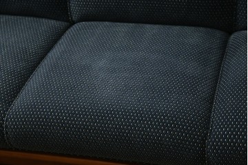 中古　美品　モリシゲ(MORISHIGE)　レジェ　手触りのよい張り地と優美な木製フレームが高級感を醸し出す三人掛けソファ　定価約30万円　(R-085232)