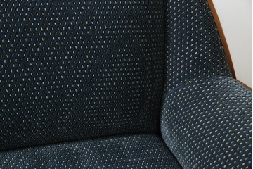 中古　美品　モリシゲ(MORISHIGE)　レジェ　手触りのよい張り地と優美な木製フレームが高級感を醸し出す三人掛けソファ　定価約30万円　(R-085232)