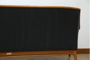 中古　美品　モリシゲ(MORISHIGE)　レジェ　手触りのよい張り地と優美な木製フレームが高級感を醸し出す三人掛けソファ　定価約30万円　(R-085232)