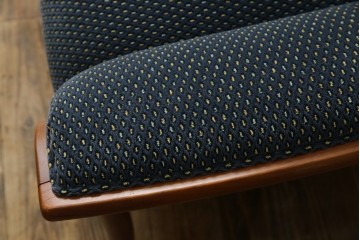 中古　美品　モリシゲ(MORISHIGE)　レジェ　手触りのよい張り地と優美な木製フレームが高級感を醸し出す三人掛けソファ　定価約30万円　(R-085232)