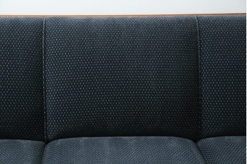 中古　美品　モリシゲ(MORISHIGE)　レジェ　手触りのよい張り地と優美な木製フレームが高級感を醸し出す三人掛けソファ　定価約30万円　(R-085232)