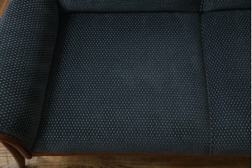 中古　美品　モリシゲ(MORISHIGE)　レジェ　手触りのよい張り地と優美な木製フレームが高級感を醸し出す三人掛けソファ　定価約30万円　(R-085232)