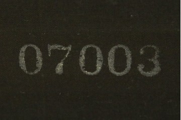 中古　美品　モリシゲ(MORISHIGE)　レジェ　手触りのよい張り地と優美な木製フレームが高級感を醸し出す三人掛けソファ　定価約30万円　(R-085232)