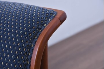 中古　美品　モリシゲ(MORISHIGE)　レジェ　手触りのよい張り地と優美な木製フレームが高級感を醸し出す三人掛けソファ　定価約30万円相当　(R-085232)