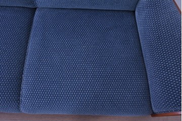 中古　美品　モリシゲ(MORISHIGE)　レジェ　手触りのよい張り地と優美な木製フレームが高級感を醸し出す三人掛けソファ　定価約30万円相当　(R-085232)