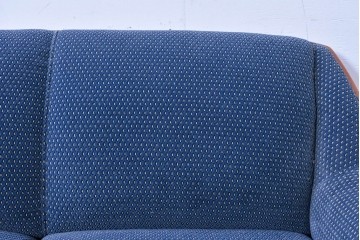 中古　美品　モリシゲ(MORISHIGE)　レジェ　手触りのよい張り地と優美な木製フレームが高級感を醸し出す三人掛けソファ　定価約30万円相当　(R-085232)