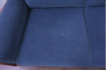 中古　美品　モリシゲ(MORISHIGE)　レジェ　手触りのよい張り地と優美な木製フレームが高級感を醸し出す三人掛けソファ　定価約30万円相当　(R-085232)