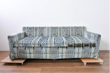 中古　超美品　アメリカ　DREXEL HERITAGE(ドレクセルヘリテイジ)　高級感のある織柄ファブリックが上品な三人掛けソファ　(R-085233)