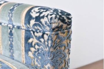 中古　超美品　アメリカ　DREXEL HERITAGE(ドレクセルヘリテイジ)　高級感のある織柄ファブリックが上品な三人掛けソファ　(R-085233)