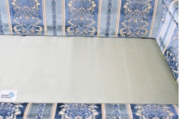 中古　超美品　アメリカ　DREXEL HERITAGE(ドレクセルヘリテイジ)　高級感のある織柄ファブリックが上品な三人掛けソファ　(R-085233)