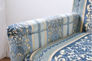 中古　超美品　アメリカ　DREXEL HERITAGE(ドレクセルヘリテイジ)　高級感のある織柄ファブリックが上品な三人掛けソファ　(R-085233)