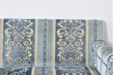 中古　超美品　アメリカ　DREXEL HERITAGE(ドレクセルヘリテイジ)　高級感のある織柄ファブリックが上品な三人掛けソファ　(R-085233)