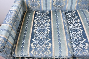 中古　超美品　アメリカ　DREXEL HERITAGE(ドレクセルヘリテイジ)　高級感のある織柄ファブリックが上品な三人掛けソファ　(R-085233)