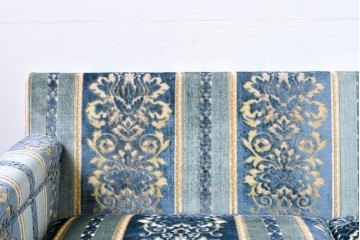 中古　超美品　アメリカ　DREXEL HERITAGE(ドレクセルヘリテイジ)　高級感のある織柄ファブリックが上品な三人掛けソファ　(R-085233)